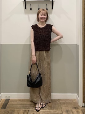 「A part by（アパートバイ）のフラワーシシュウパンツ（スウェットパンツ、ベージュ系）」を使った、Moekaさん（レディース）の夏コーディネート