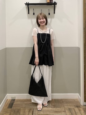 「A part by（アパートバイ）のダブルストラップミュール（パンプス、ホワイト系）」を使った、Moekaさん（レディース）の春コーディネート