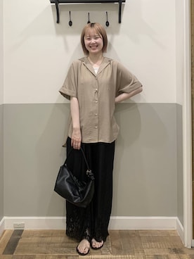 「A part by（アパートバイ）のサテンヘムレースパンツ（その他パンツ、ブラック系）」を使った、Moekaさん（レディース）の夏コーディネート