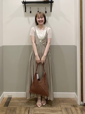「A part by（アパートバイ）の【今年も登場！】ドットシシュウキャミワンピース（ワンピース、ベージュ系）」を使った、Moekaさん（レディース）の春コーディネート
