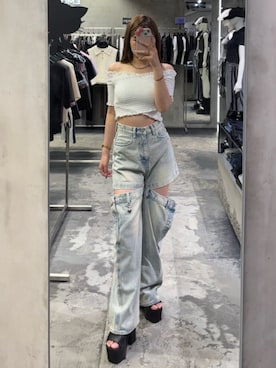 「アイテム（デニムパンツ）」を使った、豊田朱莉さん（レディース・157cm）の夏コーディネート