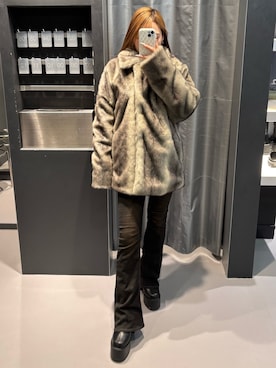 「EMODA（エモダ）のアイテム（その他アウター）」を使った、豊田朱莉さん（レディース・157cm）の冬コーディネート