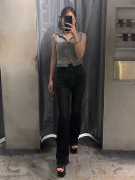 「アイテム（デニムパンツ）」を使った、豊田朱莉さん（レディース・157cm）の夏コーディネート