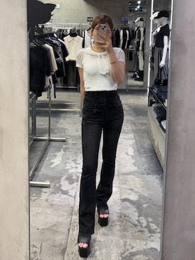 「アイテム（デニムパンツ）」を使った、豊田朱莉さん（レディース・157cm）の夏コーディネート