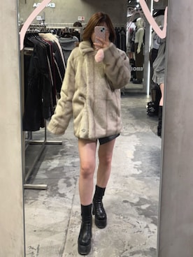 「EMODA（エモダ）のアイテム（ジャケット/アウター）」を使った、豊田朱莉さん（レディース・157cm）の秋コーディネート