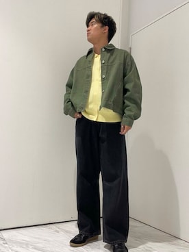 「アイテム（デニムジャケット、グリーン系）」を使った、yujiさん（メンズ・178cm）の秋コーディネート