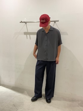 「SMELLY(スメリー)のウェーブレタリングキャップ(キャップ、レッド系)」を使った、yujiさん(メンズ・178cm)の秋コーディネート