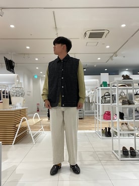 「SENSE OF PLACE by URBAN RESEARCH（センスオブプレイスバイアーバンリサーチ）の『セットアップ対応』 フラワーデニムワイドパンツ（デニムパンツ）」を使った、yujiさん（メンズ・178cm）の春コーディネート