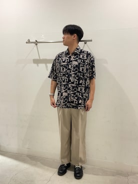 「SENSE OF PLACE by URBAN RESEARCH(センスオブプレイスバイアーバンリサーチ)のアソートパターンレギュラーカラーショートスリーブシャツ(シャツ/ブラウス、ブラック系)」を使った、yujiさん(メンズ・178cm)の春コーディネート