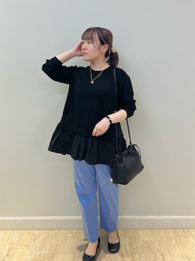 「サテンパンツ」｜「アイテム（ゴールド系）」を使った、MIAさん（レディース・156cm）の秋コーディネート