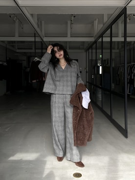 「MICA&DEAL（マイカ＆ディール）のツイードVネックプルオーバー〈セットアップ対応〉（シャツ/ブラウス）」を使った、SAY.さん（レディース・158cm・30代）の秋コーディネート