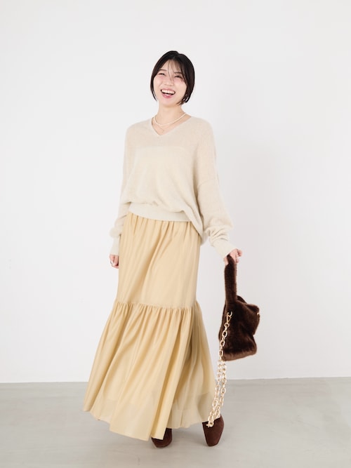 MICALLE MICALLE　幾何学模様Vネックもっちり厚手ニット　ベージュ MICALLE MICALLE(ミカーレミカーレ)幾何学模様Vネックもっちり
