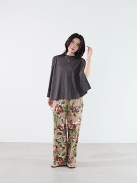 「MICA&DEAL（マイカ＆ディール）の"SOLMER"ロゴフレアスリーブTシャツ（Tシャツ/カットソー、グレー系）」を使った、SAY.さん（レディース・158cm）の夏コーディネート