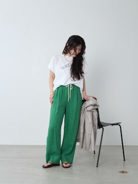「MICA&DEAL（マイカ＆ディール）の製品染めリネンイージーパンツ〈2サイズ展開〉（その他パンツ、グリーン系）」を使った、SAY.さん（レディース・158cm）の春コーディネート