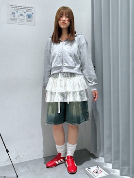 「3.3 Field Trip （3.3フィールドトリップ）の3.3 Field Trip／スタッズロゴジップパーカー（ウラケ）（パーカー、グレー系）」を使った、シラベさん（レディース・163cm）の春コーディネート