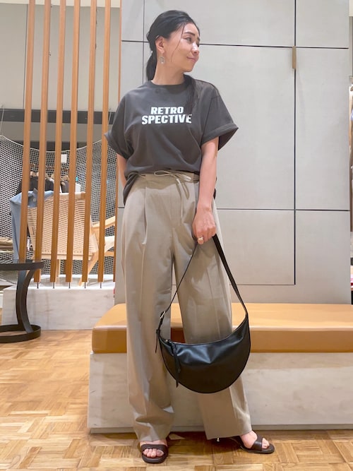 テーパードタックパンツ