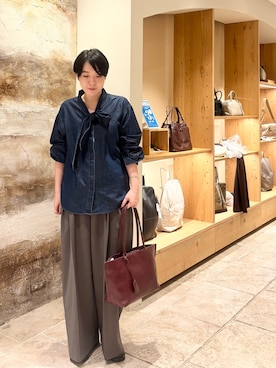 「GALLARDAGALANTE（ガリャルダガランテ）のデニムボウタイブラウス（シャツ/ブラウス）」を使った、gg-akiko.fさん（レディース・164cm）の秋コーディネート