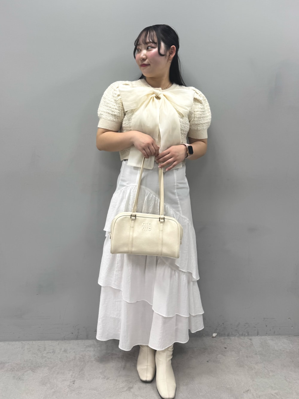 「着回しコーデ、大人かわいい、春服、オトナカワイイ、春、初春コーデ、ガーリーコーデ」｜「one after another NICE CLAUPのツイードリボンカーディガン（カーディガン/ボレロ、ホワイト系）」を使った、るなさん（レディース・158cm）の冬コーディネートの1枚目の写真