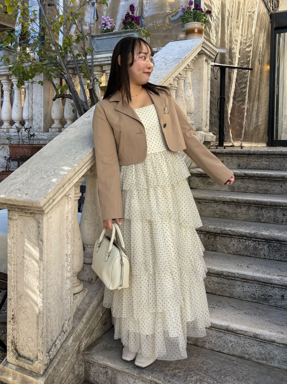 「オトナ女子、春、シンプルスタイル、オトナカジュアル、リボン」｜「one after another NICE CLAUPの【premium order】ティアードフリルキャミワンピース（ワンピース、その他）」を使った、るなさん（レディース・158cm）の冬コーディネートの1枚目の写真