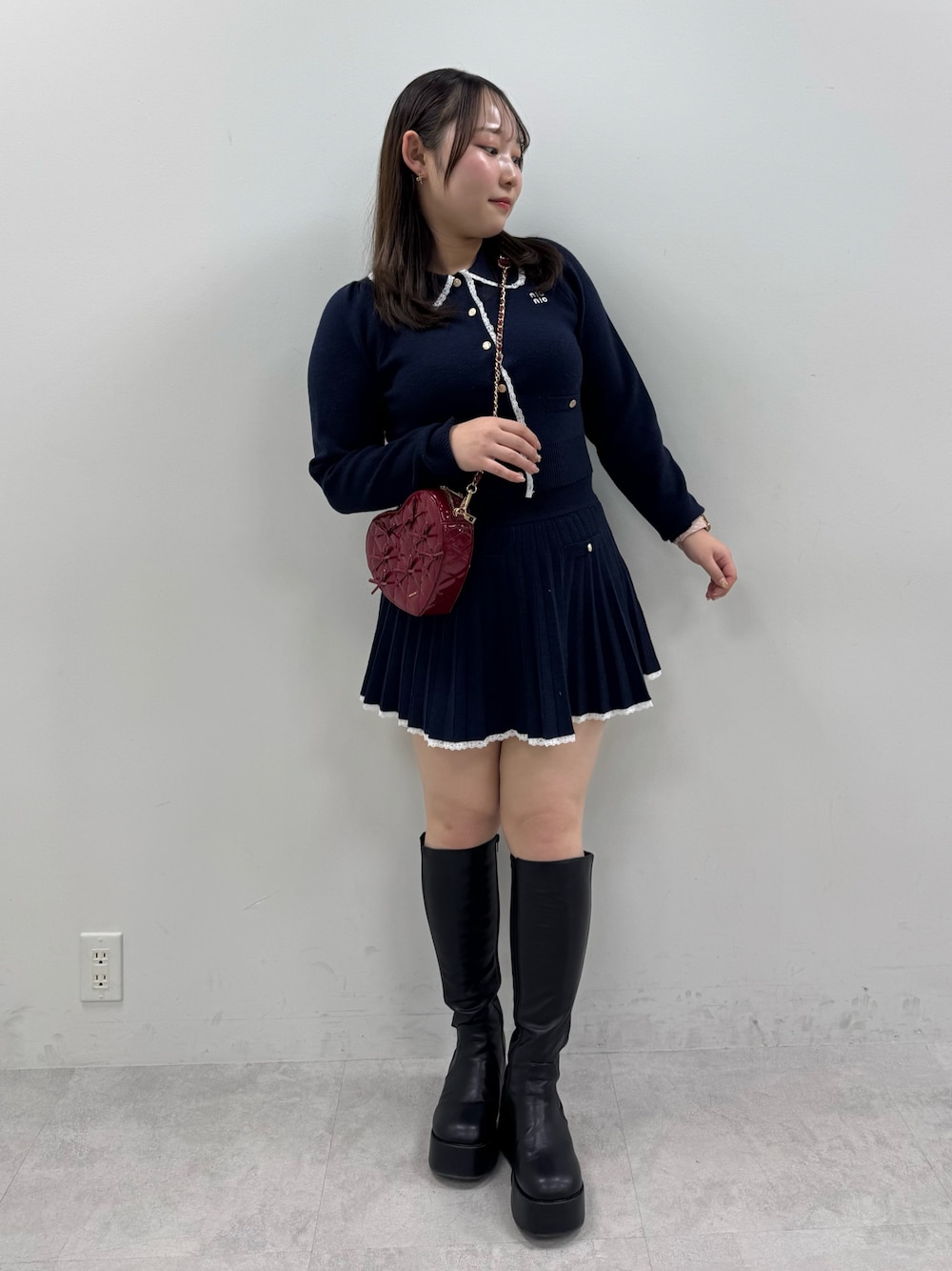 「休日スタイル、大人女子、今日のコーデ、シンプルスタイル、おでかけコーデ」｜「one after another NICE CLAUPのポロ襟ニットセットアップ（ワンピース、ブルー系）」を使った、るなさん（レディース・158cm）の冬コーディネートの1枚目の写真
