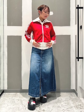 「クセニア・シュナイダー」｜「アイテム（サンダル）」を使った、KTさん（レディース・155cm）の秋コーディネート