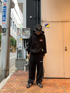 「AVIREX（アヴィレックス）のアイテム（スウェットパンツ）」を使った、HARUKIさん（メンズ・166cm）の秋コーディネート