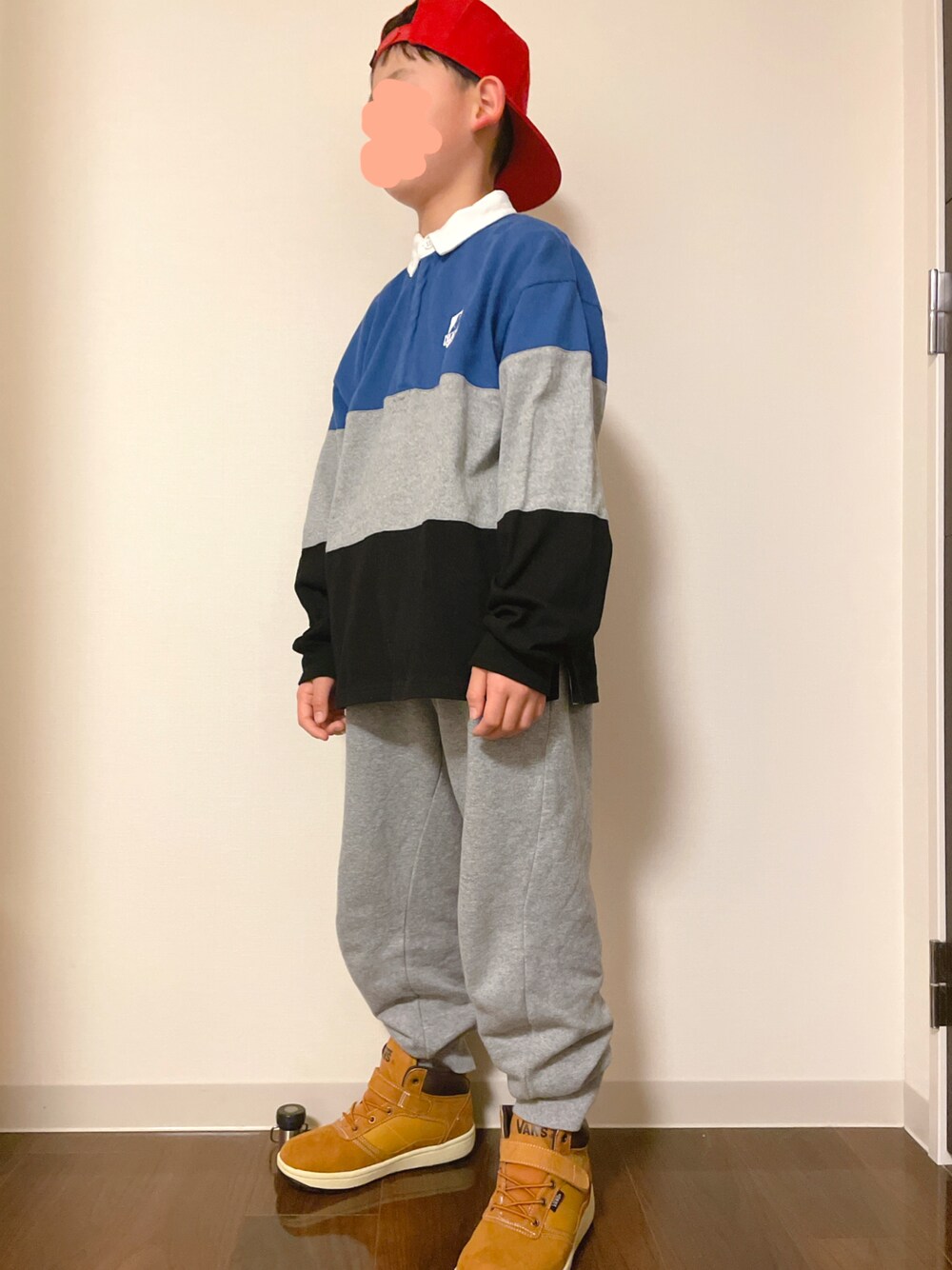 「スウェットパンツ、ブーツ、キャップ、バンズ、ストリート、シンプルコーデ、ラガーシャツ、ステューシー、エクストララージ」｜「ChampionのChampion/チャンピオン　SWEAT PANTS（スウェットパンツ、グレー系）」を使った、kotakotaさん（キッズ・131cm）の冬コーディネートの1枚目の写真