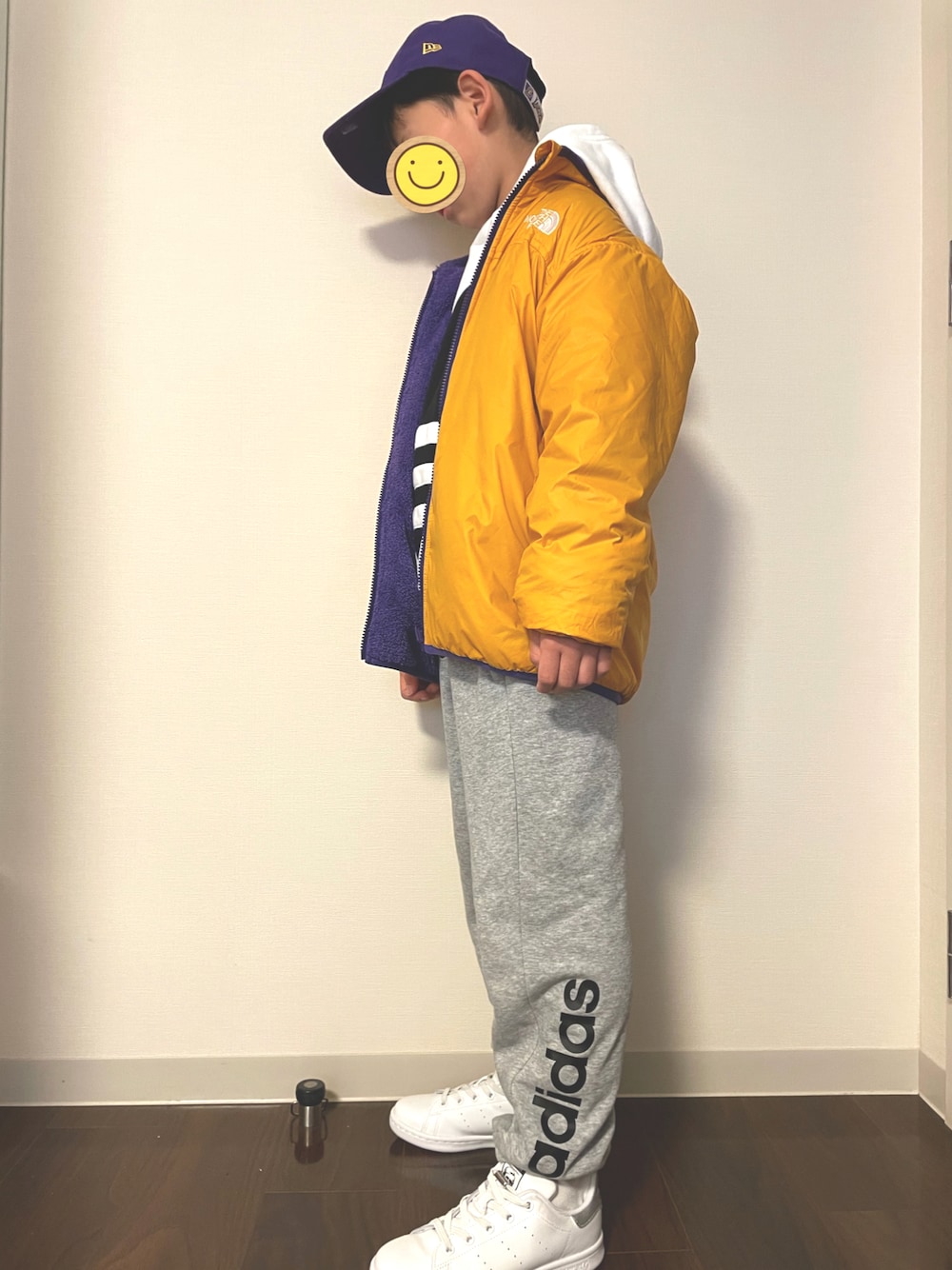 「キャップ、アディダス、キッズコーデ、NBA、ノースフェイス、アディダスオリジナルス、レイカーズ、ザノースフェイス、ニユーエラ、パーカー、フーディー」｜「THE NORTH FACEのTHE NORTH FACE/ザ・ノース・フェイス/REVERSIBLE COZY JK/NYJ82032（ブルゾン、イエロー系）」を使った、kotakotaさん（キッズ・131cm）の秋コーディネートの1枚目の写真