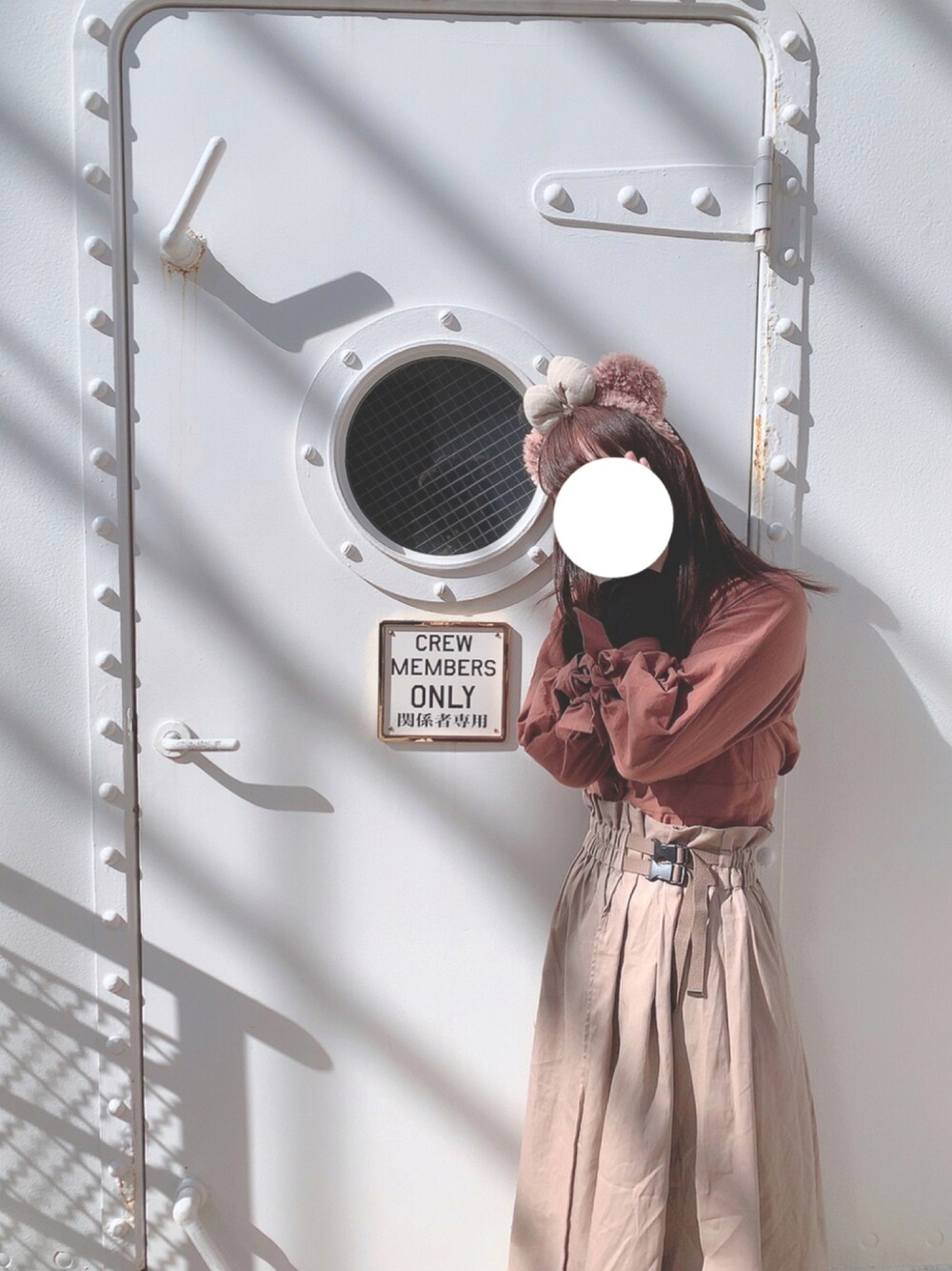 「秋のコーデ、AS KNOW AS、ディズニーシー」｜「AS as know asのアイテム（トップス、ブラウン系）」を使った、あみさん（レディース・158cm）の秋コーディネートの1枚目の写真