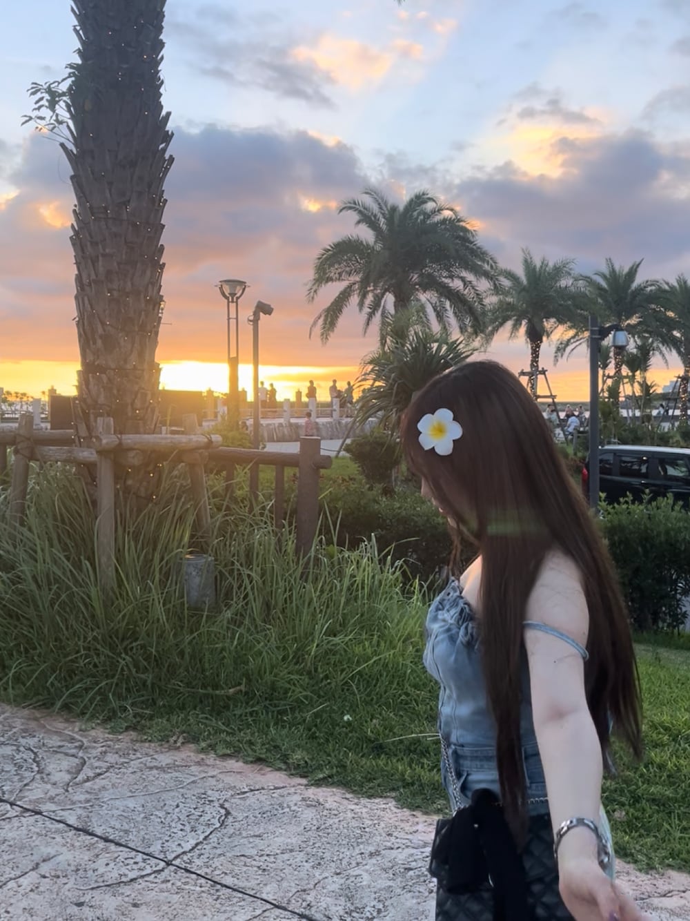 「秋っぽコーデ更新中、夏コーデ、夏休み、美容学生、通学コーデ、GYDAコーデ」｜「GYDAのアイテム（オールインワン・サロペット、ブルー系）」を使った、kanonさん（骨格ストレート・レディース・150cm）の秋コーディネートの1枚目の写真