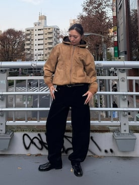 「アイテム（その他アウター、イエロー系）」を使った、HUF JAPANさん（レディース・170cm）の冬コーディネート