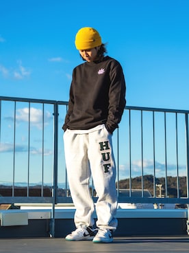 「HUF（ハフ）のアイテム（ニットキャップ/ビーニー）」を使った、HUF JAPANさん（メンズ・165cm）の冬コーディネート