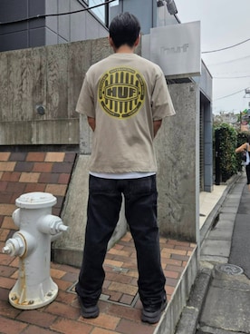 「HUF（ハフ）のDRAIN CAP TEE（Tシャツ/カットソー、ベージュ系）」を使った、HUF JAPANさん（レディース・163cm）の夏コーディネート