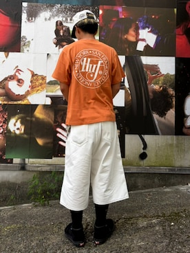 「HUF（ハフ）のEXPRESSION DENIM BAGGY SHORT（デニムパンツ、ホワイト系）」を使った、HUF JAPANさん（レディース・163cm）の夏コーディネート