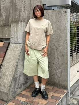 「HUF（ハフ）のSORTA LONG CHINO SHORT（その他パンツ、ベージュ系）」を使った、HUF JAPANさん（レディース・163cm）の夏コーディネート
