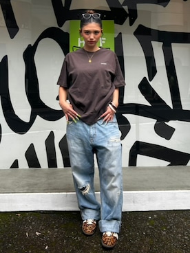 「HUF（ハフ）のEXPRESSION REPAIR DENIM PANT（デニムパンツ、ブルー系）」を使った、HUF JAPANさん（レディース・163cm）の夏コーディネート