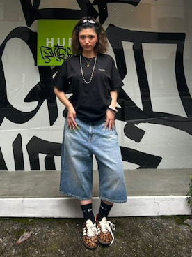 「HUF（ハフ）のEXPRESSION WASHED DENIM BAGGY SHORT（デニムパンツ、ブルー系）」を使った、HUF JAPANさん（レディース・163cm）の夏コーディネート