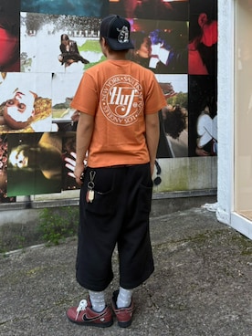 「HUF（ハフ）のBERMUDA FLEECE SHORT（スウェットパンツ、ブラック系）」を使った、HUF JAPANさん（レディース・163cm）の夏コーディネート