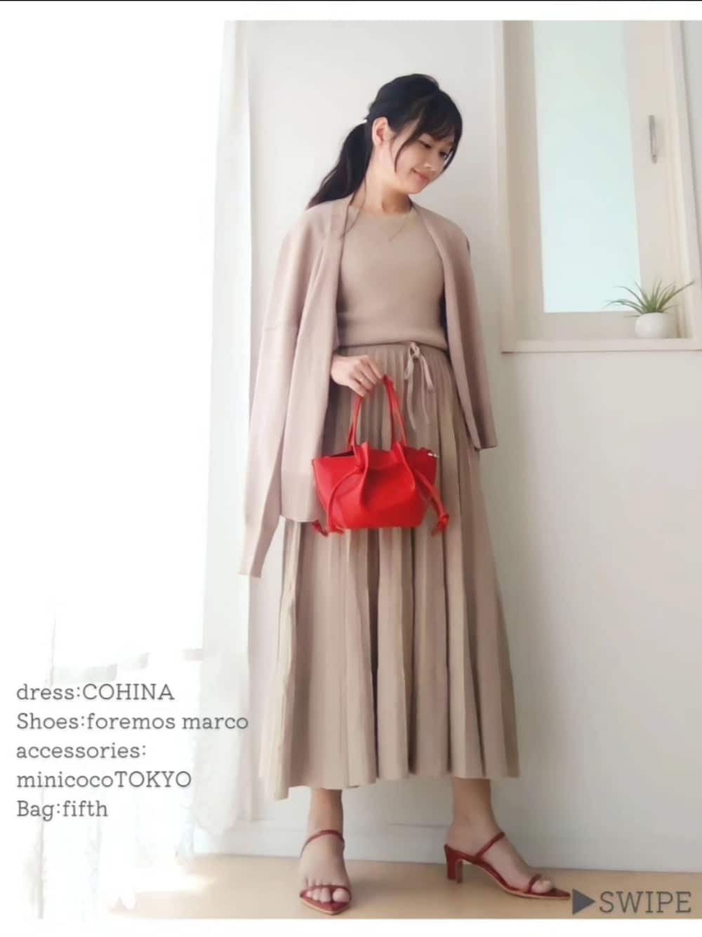 「夏コーデ、低身長コーデ、キレイめカジュアル、オトナ女子、145cm、低身長女子、低身長ママ、アラフォーママコーデ、赤×ベージュ、ベージュコーデ、ワンピーススタイル、40代女性、骨格ウェーブ、ブルベ夏、ブルベ冬」｜「fifthのアイテム（ショルダーバッグ、レッド系）」を使った、minicocochan【相互フォロー】さん（骨格ストレート・レディース・145cm）の夏コーディネートの1枚目の写真