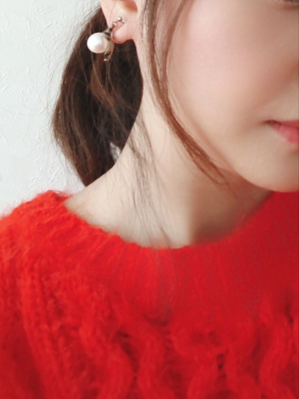 「オトナカジュアル、カジュアルコーデ、おしゃれさんと繋がりたい、145cm、145cmコーデ、低身長、低身長コーデ、低身長女子、赤ニット、赤×ベージュ、30代、30代コーデ、プチプラコーデ、猫イヤリング、骨格ウェーブ」|「KOBE LETTUCEのケーブルフェザーニット(ニット/セーター、レッド系)」を使った、minicocochan【相互フォロー】さん(レディース・145cm)の冬コーディネートの2枚目の写真