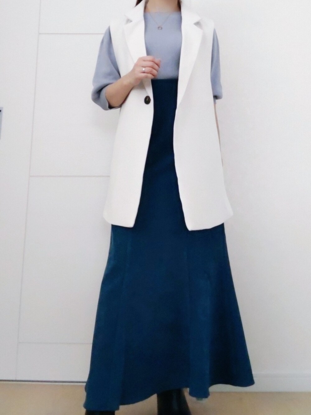 「お出かけコーデ、大人コーデ、フェミニンカジュアル、145cm、145cmコーデ、低身長、低身長コーデ、低身長女子、低身長ママ、低身長30代、マーメイドスカート、ジレ、アラフォー、アラフォーママコーデ、お洒落さんとつながりたい」｜「fifthの【田中亜希子セレクト】コーデュロイハイウエストマーメイドスカート（スカート、ブルー系）」を使った、minicocochan【相互フォロー】さん（レディース・145cm）の春コーディネートの1枚目の写真