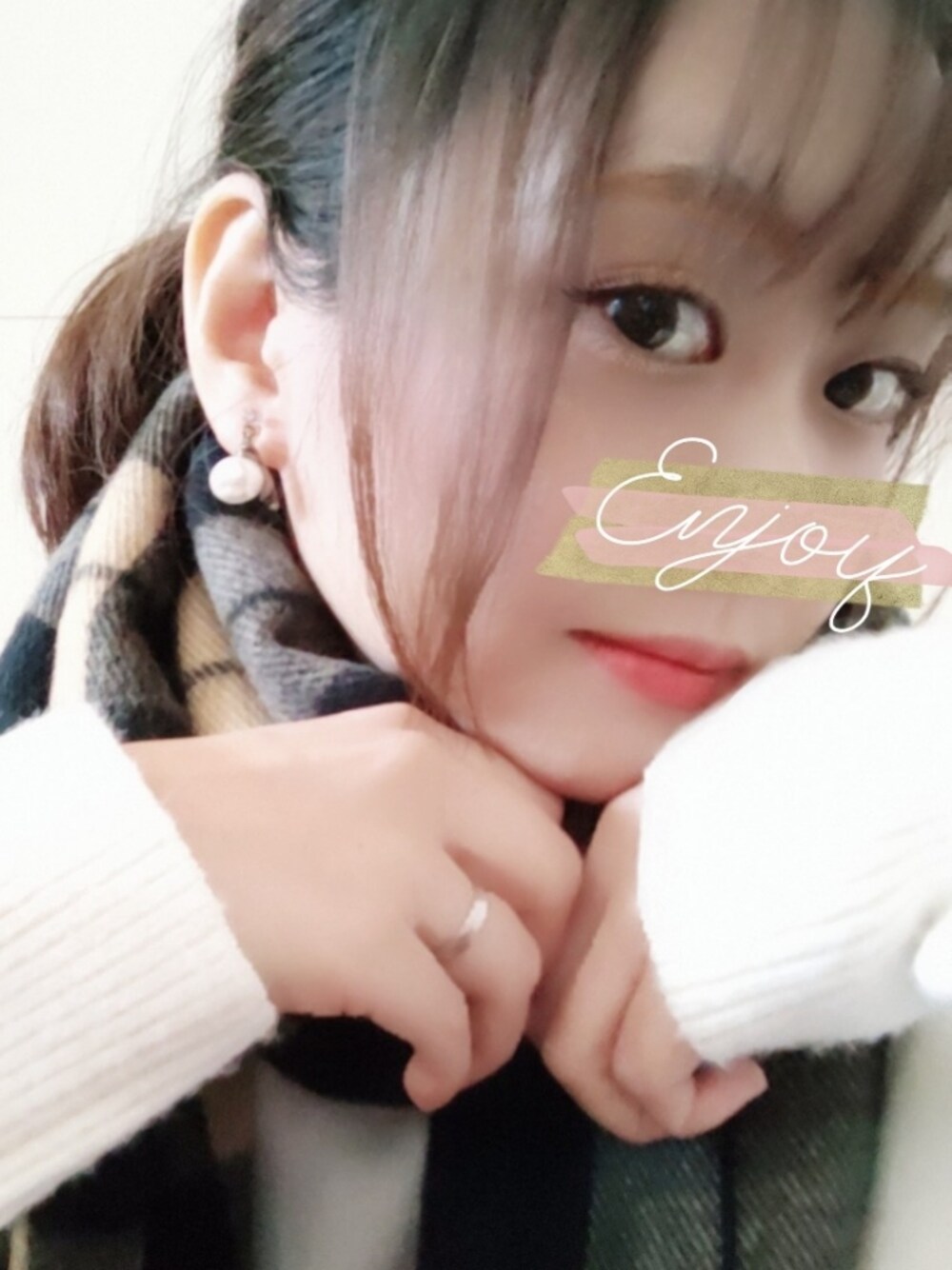 「クリスマスに着たい服、カジュアルコーデ、ネコ、猫、145cm、145cmコーデ、低身長、低身長コーデ、低身長女子、30代、アラフォー、骨格ウェーブ、猫好き、猫モチーフ、パールアクセ」｜「minicocoTOKYOのアイテム（イヤリング、ゴールド系）」を使った、minicocochan【相互フォロー】さん（レディース・145cm）の冬コーディネートの1枚目の写真