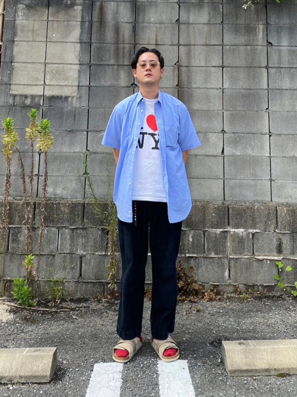 「今日のコーデ、おしゃれさんと繋がりたい、きれいめカジュアル、ゆるコーデ、休日スタイル、大人コーデ、大人カジュアル、デニム、白Tシャツ、ビルケンシュトック、シャツスタイル、サンダル、古着MIX、いいね、save、フォローお願いします🤑、カジュアルコーデ」｜「BIRKENSTOCKのBIRKENSTOCK/ビルケンシュトック Kyoto サンダル（サンダル、ベージュ系）」を使った、seanipさん（メンズ・176cm）の秋コーディネートの1枚目の写真
