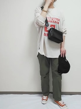 「feepur（フェピュール）のアイテム（チノパンツ）」を使った、riikoさん（レディース・161cm）の春コーディネート