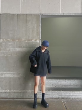 「EMODA（エモダ）のアイテム（その他トップス）」を使った、中村友美さん（レディース・164cm）の秋コーディネート