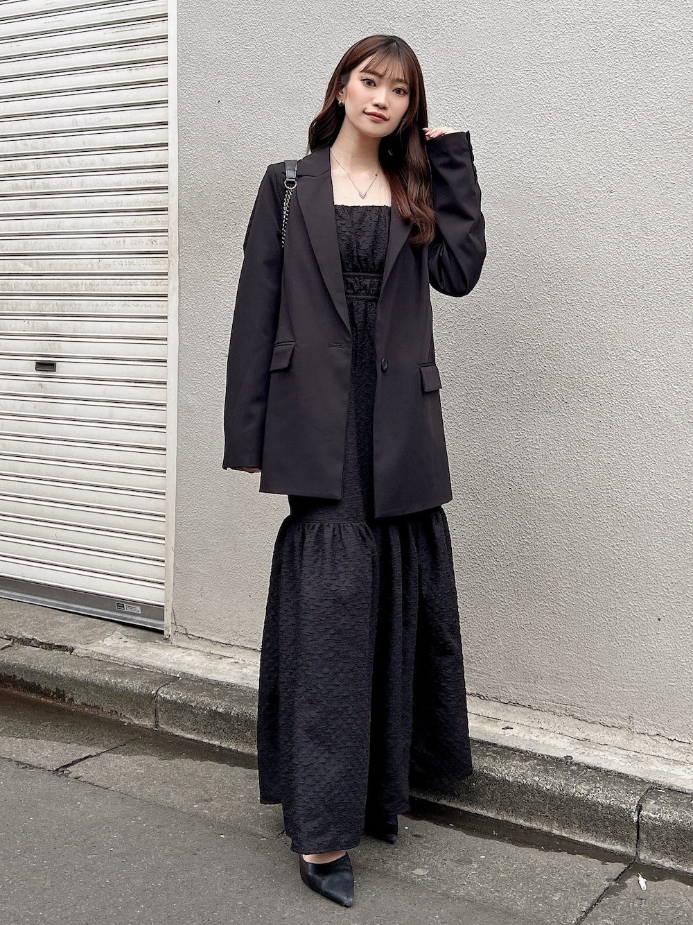 「GYDAのシングルLOOSEテーラードジャケット（テーラードジャケット、ブラック系）」を使った、ichiさん（レディース・156cm）の春コーディネートの1枚目の写真