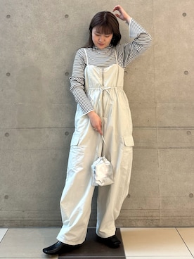 「Ungrid（アングリッド）のアイテム（サロペット/オーバーオール）」を使った、梅野夏帆さん（レディース・158cm）の冬コーディネート