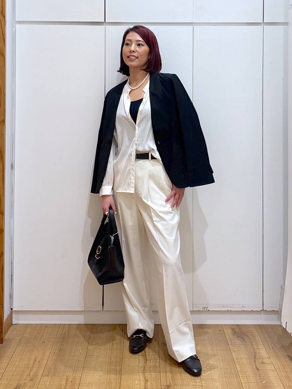 「体型カバー、高見え、高身長、ママコーデ、骨格ストレート、GLOBAL WORK、着痩せ・細見え」｜「GLOBAL WORKのサイズ拡大/らくっション撥水2WAYローファー/131468（ローファー、ブラック系）」を使った、ココさん（レディース・165cm）の春コーディネートの1枚目の写真