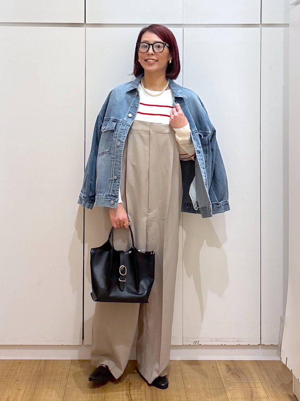 「体型カバー、GLOBAL WORK、着痩せ・細見え、高見え、高身長、ママコーデ、骨格ストレート」｜「GLOBAL WORKのサイズ拡大/らくっション撥水2WAYローファー/131468（ローファー、ブラック系）」を使った、ココさん（レディース・165cm）の春コーディネートの1枚目の写真