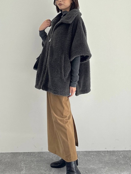 ヴァクトー vaqutauxフワモコ　ポンチョ 黒 ヴァクトー vaqutauxフワモコ ポンチョ 黒 ヴァクトー vaqutaux